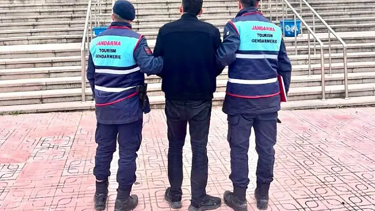 Aranan 2 Kişi Jandarma Ekiplerince Yakalandılar