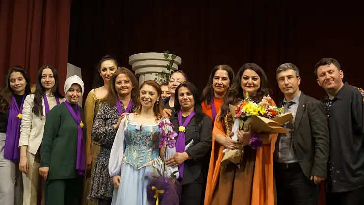 'Aşk Grevi' Fethiye'de seyircisiyle buluştu