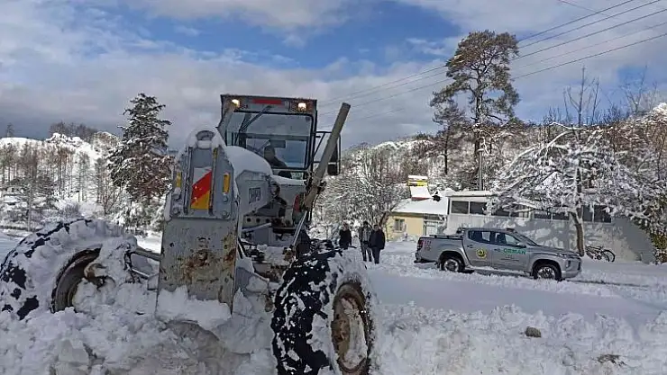 Ateş savaşçıları bu kez karla mücadeleye katıldı