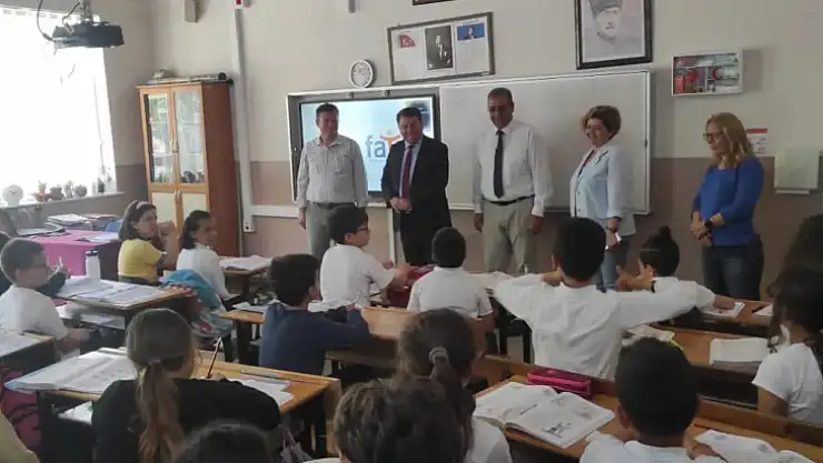 Atmaca, Yunus Nadi İlkokulu'nu ziyaret etti