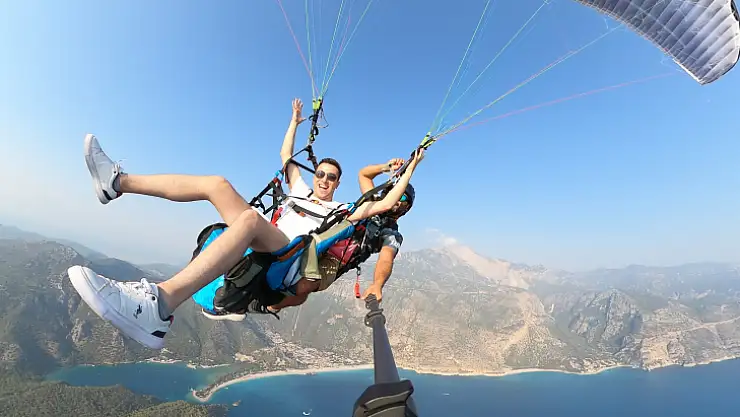 BABADAĞ'DAN YAMAÇ PARAŞÜTÜYLE UÇANLARIN SAYISI 2022 YILINDA ARTTI 