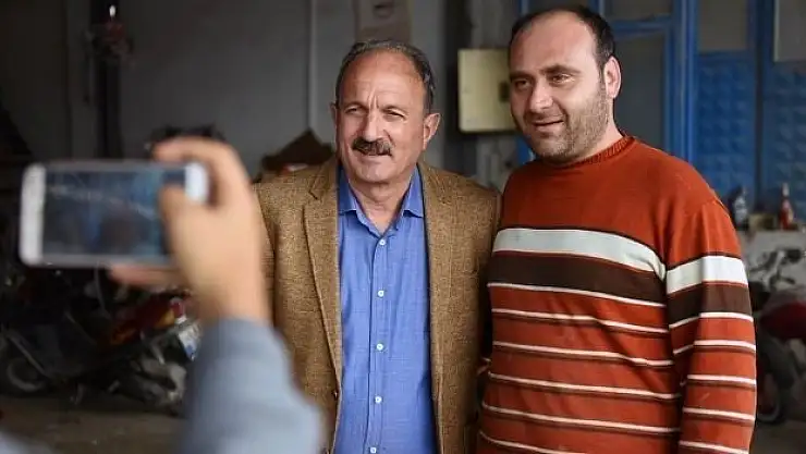 Bağımsız Saatcı, 'Bizimle fotoğraf çekinen çocuklar işten atılıyor'