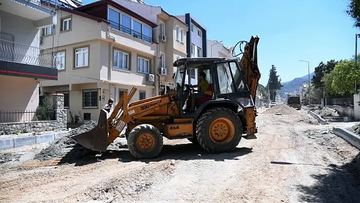 Baha Şıkman Caddesi'nde asfalt çalışmaları başladı