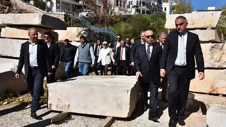 Bakan Ersoy 'Antik Tiyatro Programa Alınacak'