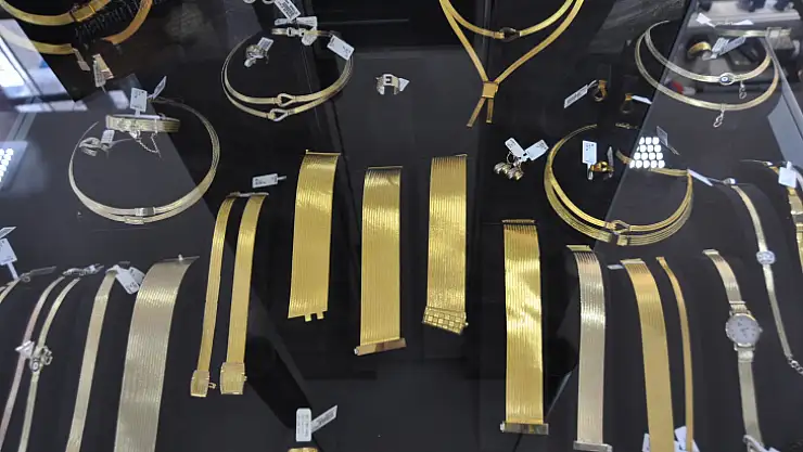 Bankaların Faiz Oranları Vatandaşı Bankaya Yönlendiriyor! Uzmanı Açıkladı