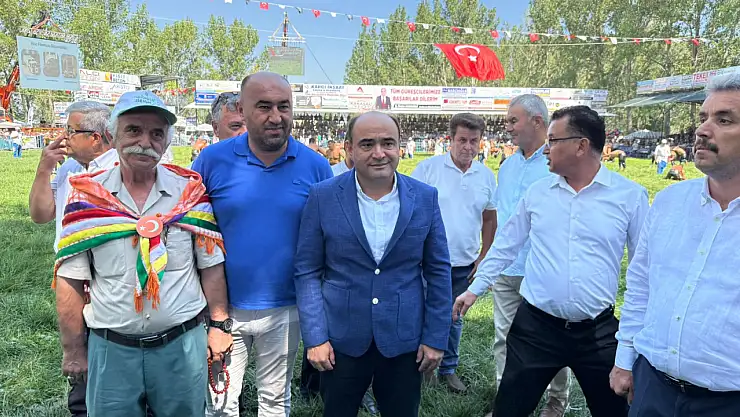 Başkan Akdenizli, '60 başpehlivanımız kol bağladı'