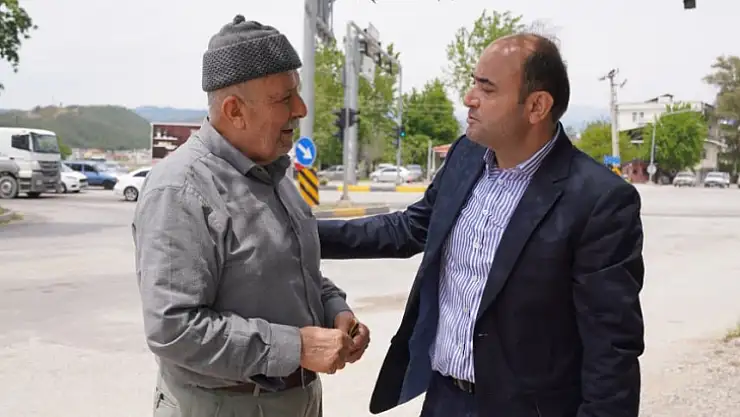 Başkan Akdenizli, Esnaf ve Vatandaşların Taleplerini Dinledi