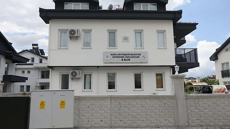 Başkan Aras: 'Gençlerimizin Yanında Olmaya Devam Edeceğiz'