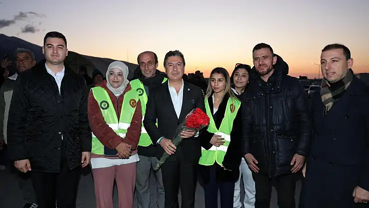 Başkan Aras'tan Depremzedelere Moral ve Destek Ziyareti