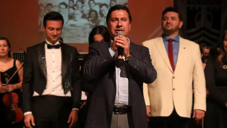 Başkan Aras'tan, vatandaşlara bayrak asma çağrısı