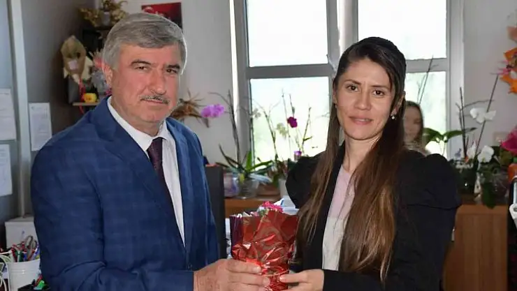 Başkan Ceylan Anneler Günü'nü unutmadı