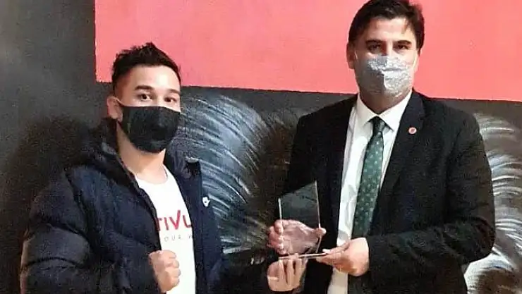 Başkan Karaca'dan Boksör Alcu'ya ziyaret