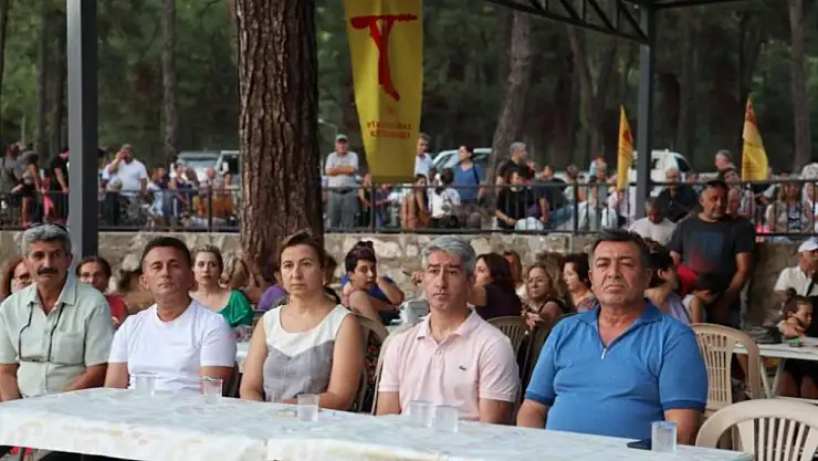 Başkan Oktay Aşure hayrına katıldı