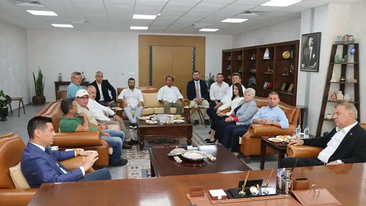 Başkan Ünlü, CHP Genel Başkan Yardımcısı Zeybek'i ağırladı