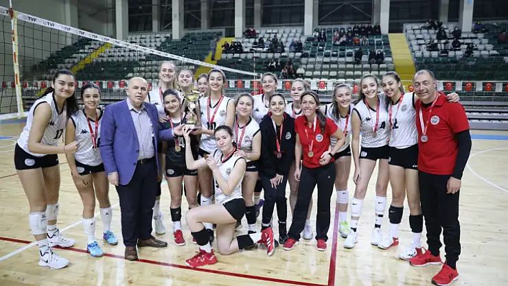 Basketbol U16 Kızlar ve Voleybol Genç Kızlarda şampiyon belli oldu
