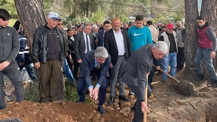 Belediye İşçisi Gözyaşları İçinde Toprağa Verildi
