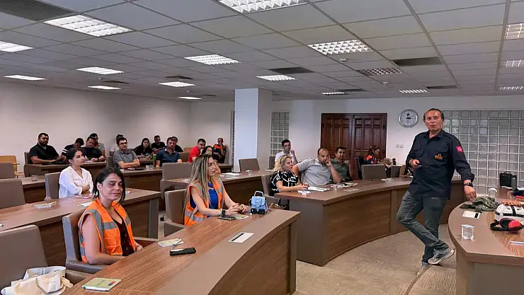 Belediye Personellerine Afet Bilinci Aşılanıyor
