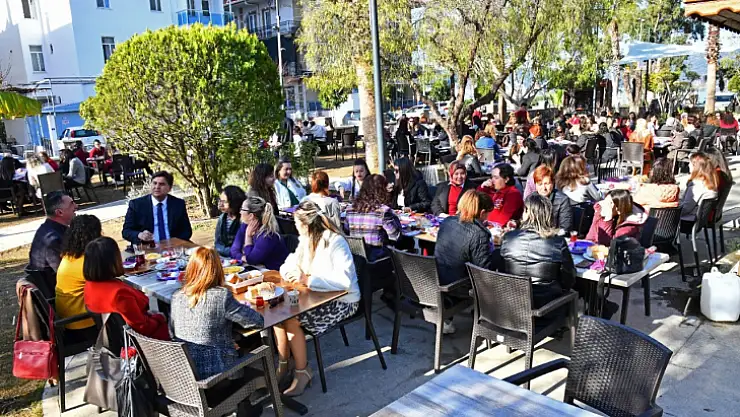 BELEDİYENİN KADIN PERSONELİ KAHVALTIDA BİR ARAYA GELDİ