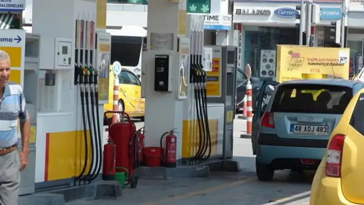 Benzine indirim motorine zam!