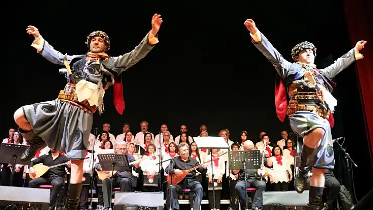 Bin 650 kursiyer eserlerini sergiledi