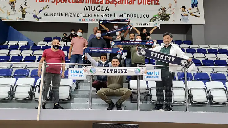 'Bir Fidan Sen Dik, Bir Baskette Sen At'