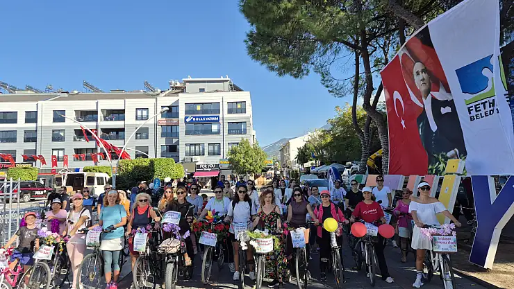 Bisiklet Turu Renkli Görüntülere Sahne Oldu