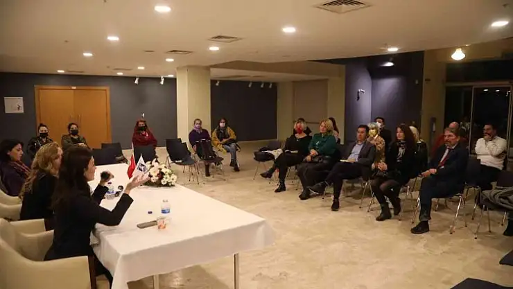 Bodrum'da 'Şiddetsiz Bir Dünya' paneli düzenlendi