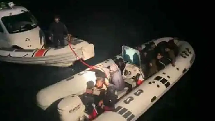 BODRUM'DA 13 DÜZENSİZ GÖÇMEN YAKALANDI
