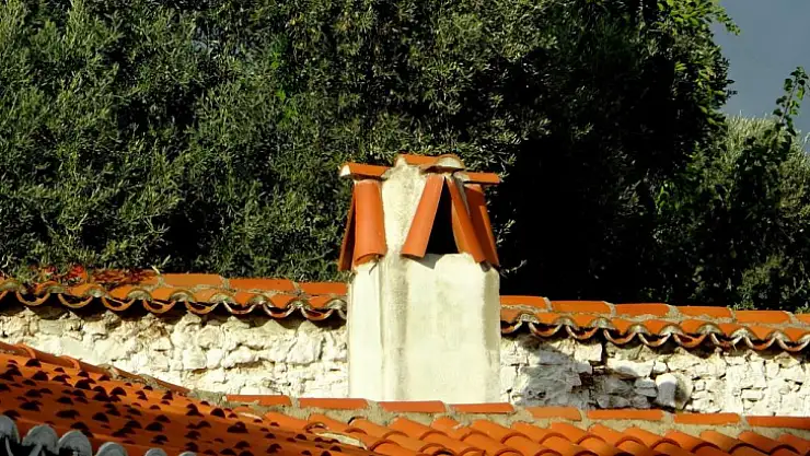 Bu bacalar Muğla'da iki asırdır karbonmonoksit zehirlenmesini önlüyor