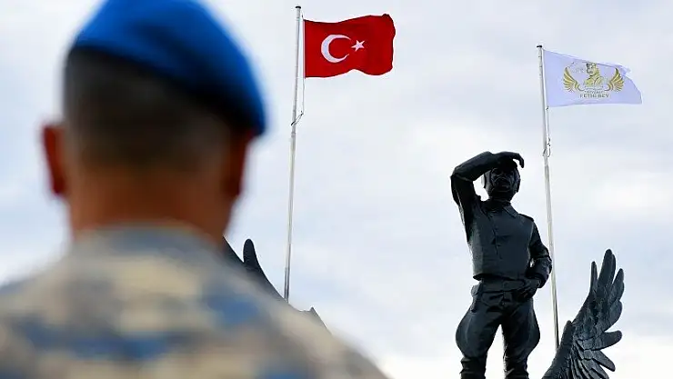 Bu Onuru Taçlandırıyoruz