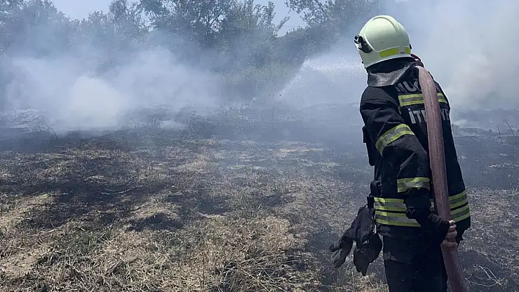 Büyükşehir Ekipleri 6 Ayda 380 Anız Yangınına Müdahale Etti