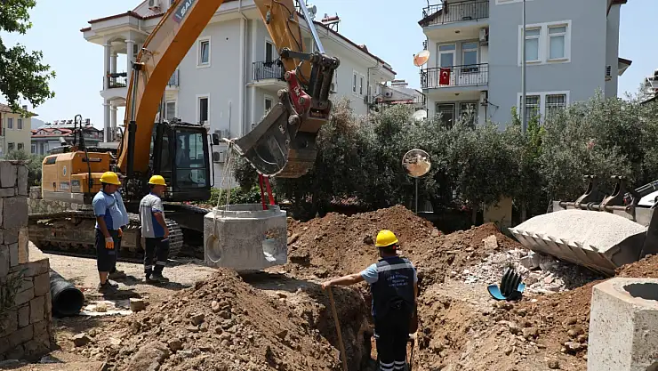 Büyükşehir Fethiye'de Yağmur Suyu Baskınlarının Önüne Geçiyor
