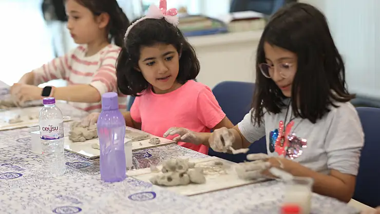 Büyükşehir miniklerin hayal gücünü kille buluşturdu: Minik eller sanata dönüştü