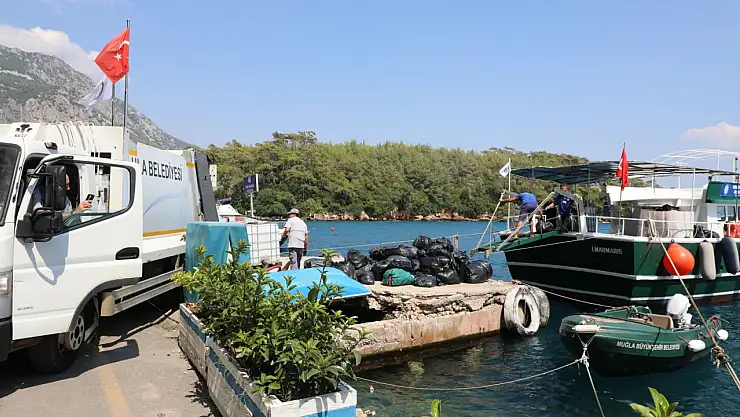 Büyükşehir Tekneleri Sezona Hazırlanıyor: Atık Alım Tekneleri Bakımdan Geçiyor
