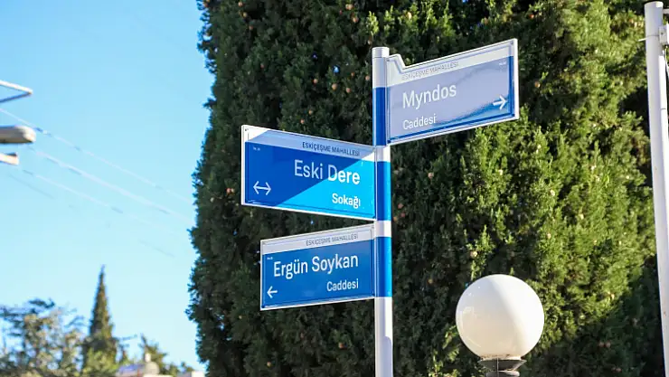 Cadde ve sokak tabelaları yenileniyor