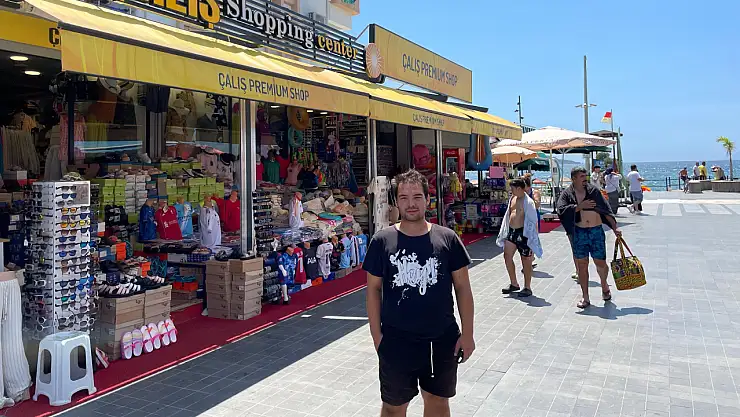 Çalış Plajı'nda Sezon Hareketlendi: Yerli ve Yabancı Turistlerin İlgi Odağı Oldu