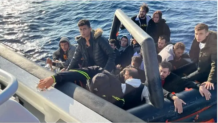 Can salına bindirip denizin ortasına bıraktılar