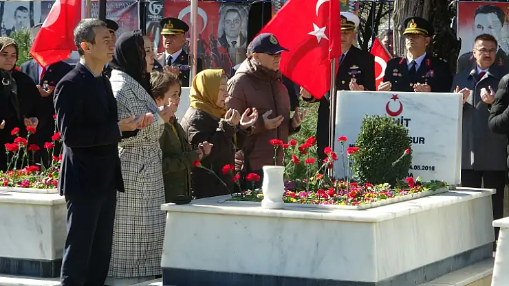 ÇANAKKALE ŞEHİTLERİ DUALARLA ANILDI