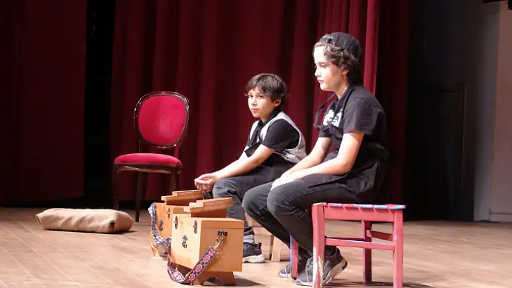 'Çevre Haftası' Pof'la Paf çocuk oyunu ile başladı