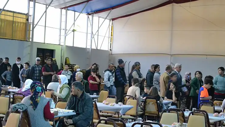 CHP'DEN İFTAR YEMEĞİ