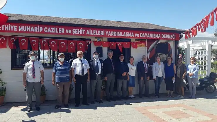 CHP Kadın Kollarından, Gaziler Ve Şehit Aileleri Derneğine Ziyaret