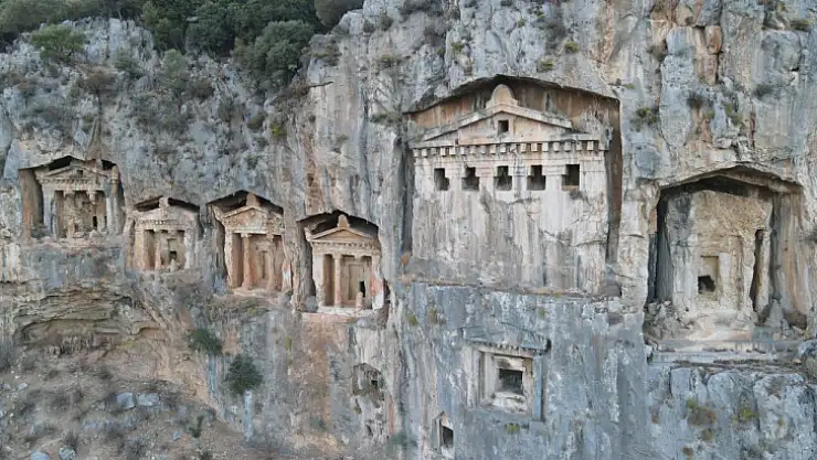 Dalyan Kanalı'nın havadan çekilen görüntüleri izleyenleri mest ediyor
