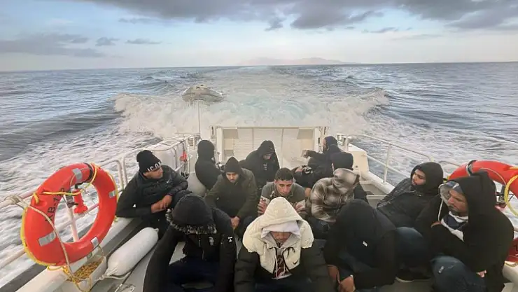 Datça'da 14 düzensiz göçmen kurtarıldı