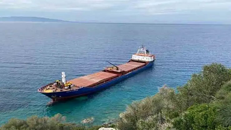 DATÇA'DA KURU YÜK GEMİSİ KARAYA OTURDU