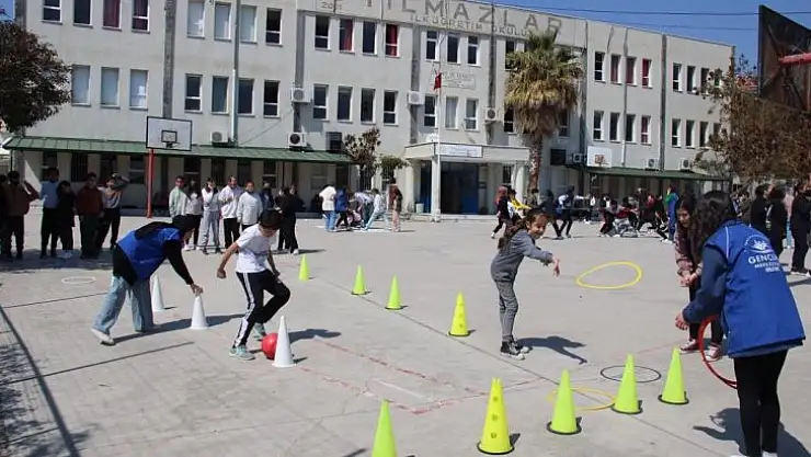 Datça'da öğrenciler, 'Merkezim Her Yerde' projesi ile keyifli vakit geçirdi