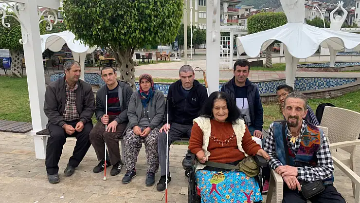 Debreli, 'Bizim gezmeye tozmaya hakkımız yok mu?'