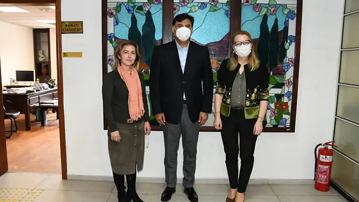 Dekan Özerdem Başkan Karaca'ya ziyarette bulundu