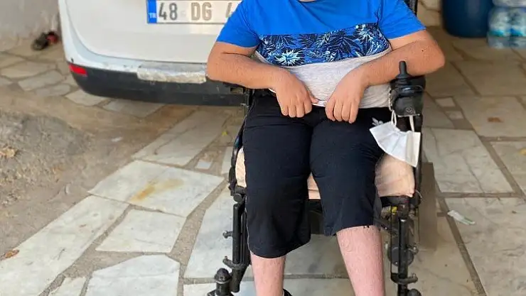 Dengesini kaybedip otomobile çarpan engelli gencin darp edildiği iddiası