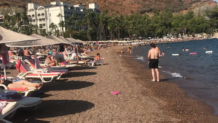 Deniz, kum ve güneş keyfi devam ediyor