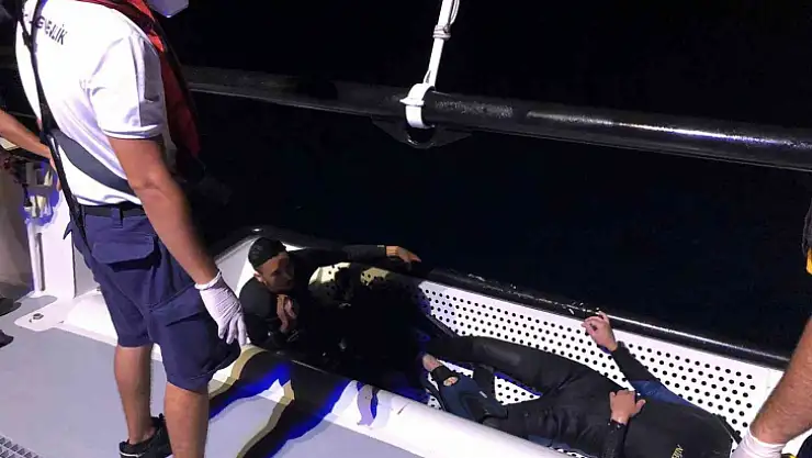 Denizde yüzerken yakalandılar